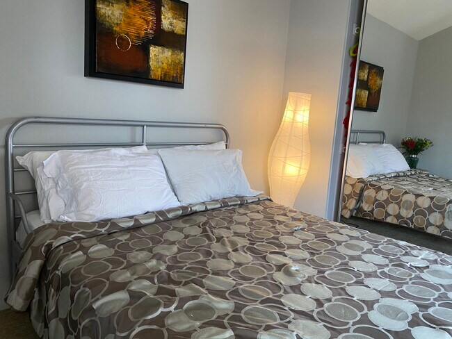 Building Photo - 943 Lurline Dr