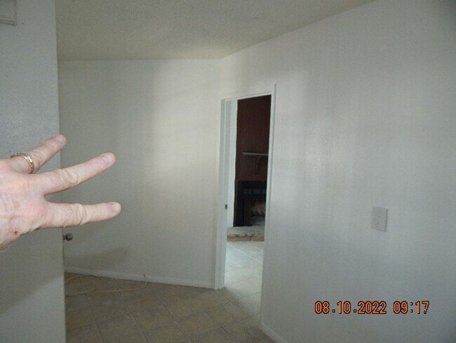 Building Photo - 2185 Exeter Dr