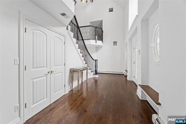 Building Photo - 122 Helen Ct
