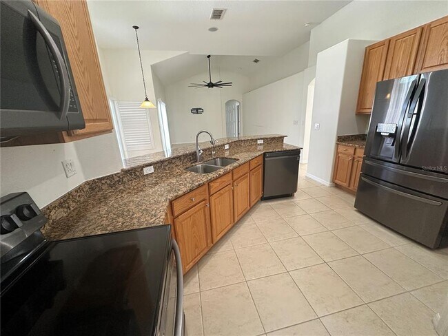 Building Photo - 10955 Lemay Dr