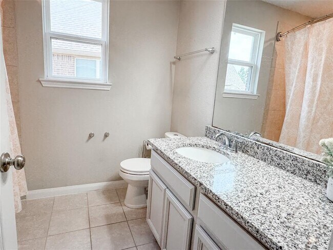 Building Photo - 4054 Northern Spruce Dr