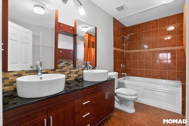 Building Photo - 7151 Hamlin Ave