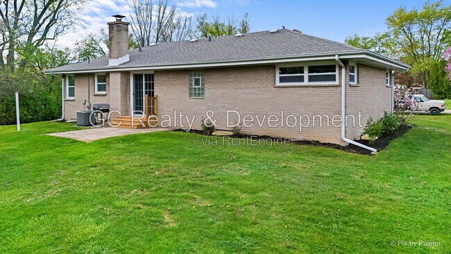 Building Photo - 2015 Maplewood Rd