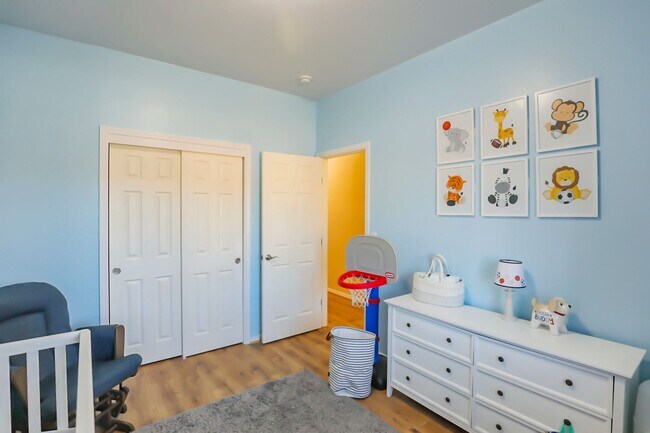Building Photo - 402 Wildwood Dr