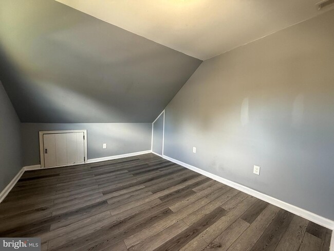 Building Photo - 37 Beaver Ave