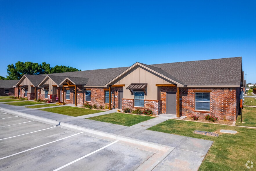 Building Photo - Georgia Villas II