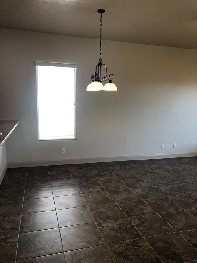 Building Photo - Townhome in Hurricane