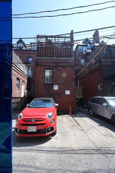 Building Photo - 1402 Beacon St