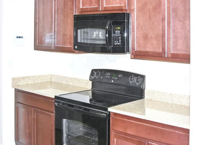 Building Photo - 215 N Court St