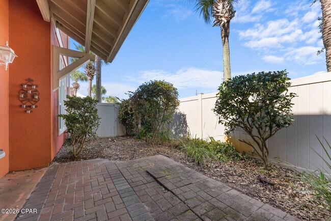 Building Photo - 100 Downing St