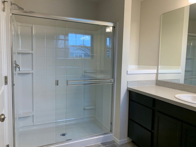 Building Photo - Brand New Home in Brand New Community! Gre...