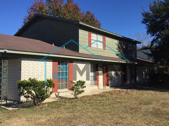 Building Photo - 66 W Elmwood Dr