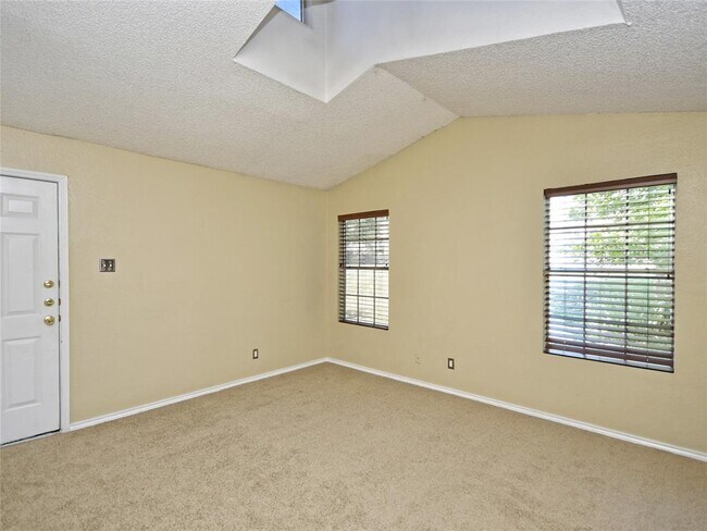 Building Photo - 415 Fantail Loop