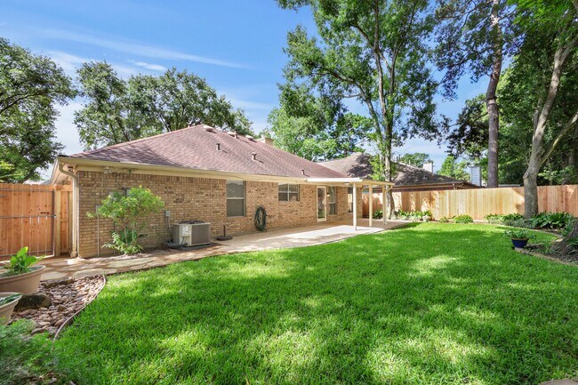 Building Photo - 8910 Driftstone Dr
