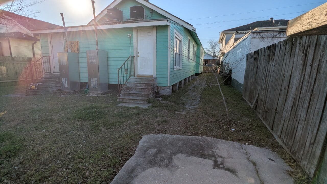 Building Photo - 1521 Pauline St