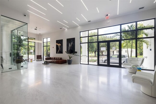 Building Photo - 18300 SW 98th Ave