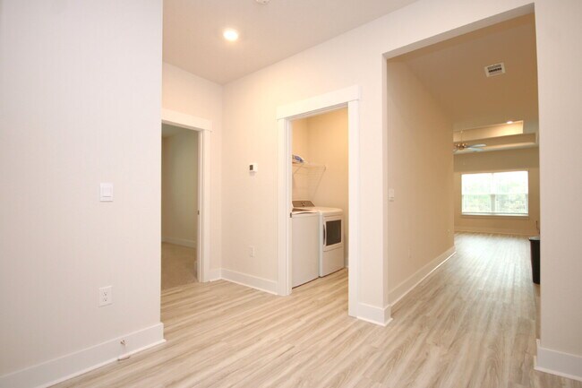 Building Photo - Don’t Miss This 4BR Avalon Home — Modern Interior, Open Floor Plan & Access to Pool, Volleyball &...