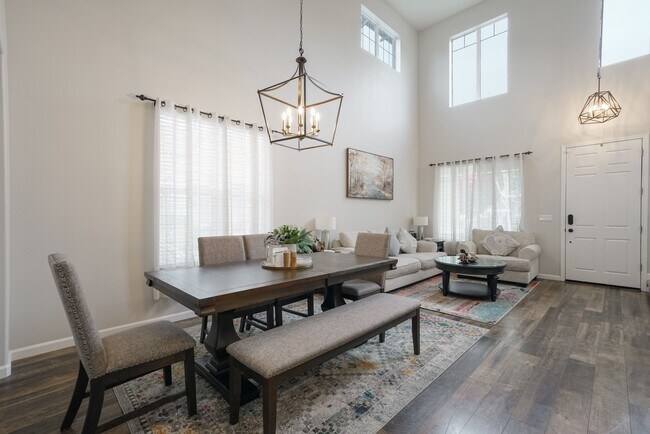 Building Photo - 5884 Cedarwood Cmn