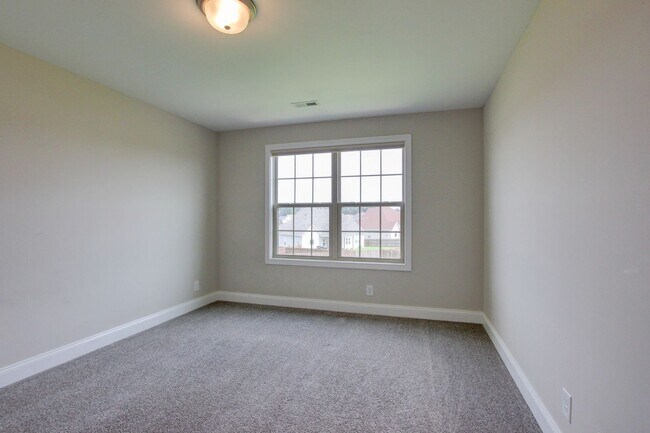 Building Photo - 230 Cotoneaster Ln