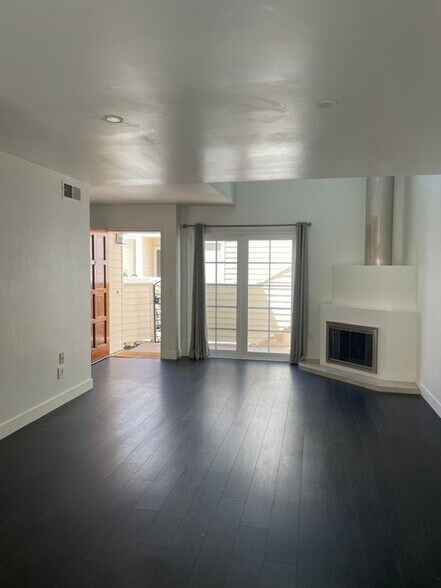 Building Photo - 7585 Eads Ave