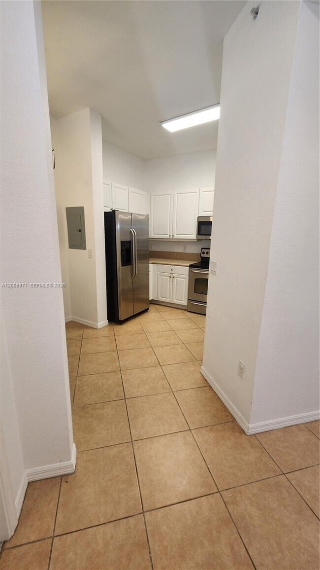 Building Photo - 3600 Oaks Clubhouse Dr