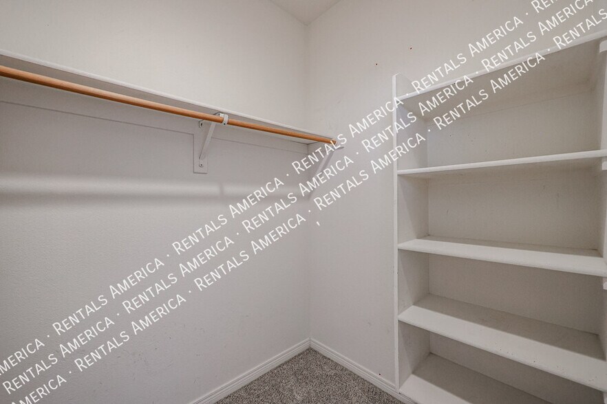 Building Photo - 123 N Washington St