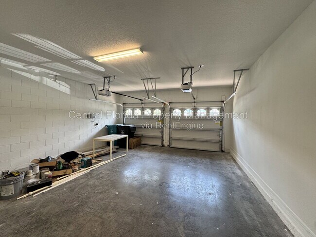Building Photo - 8998 Fullerwood Ave