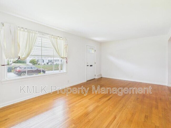 Building Photo - 2667 11th St