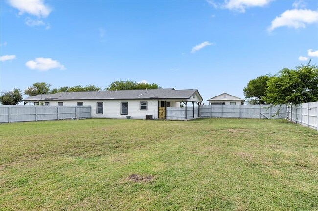 Building Photo - 108 Gm Ln