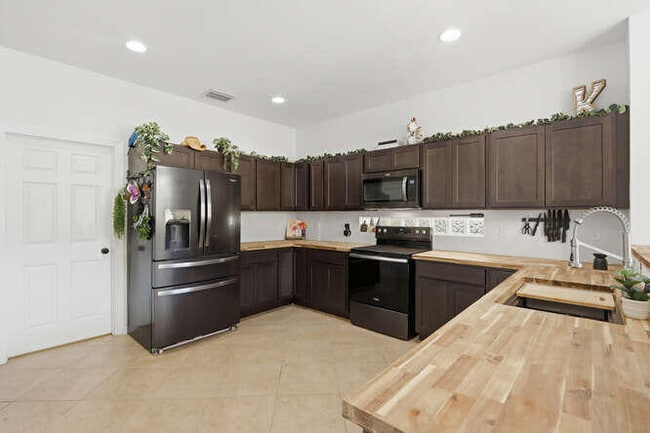 Building Photo - 1085 Center Stone Ln