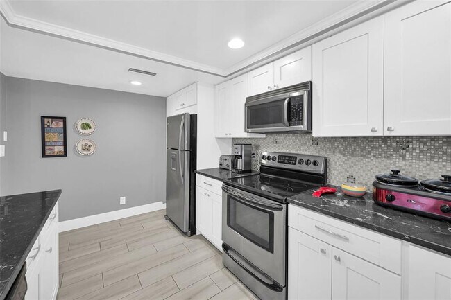 Building Photo - 1460 Gulf Blvd