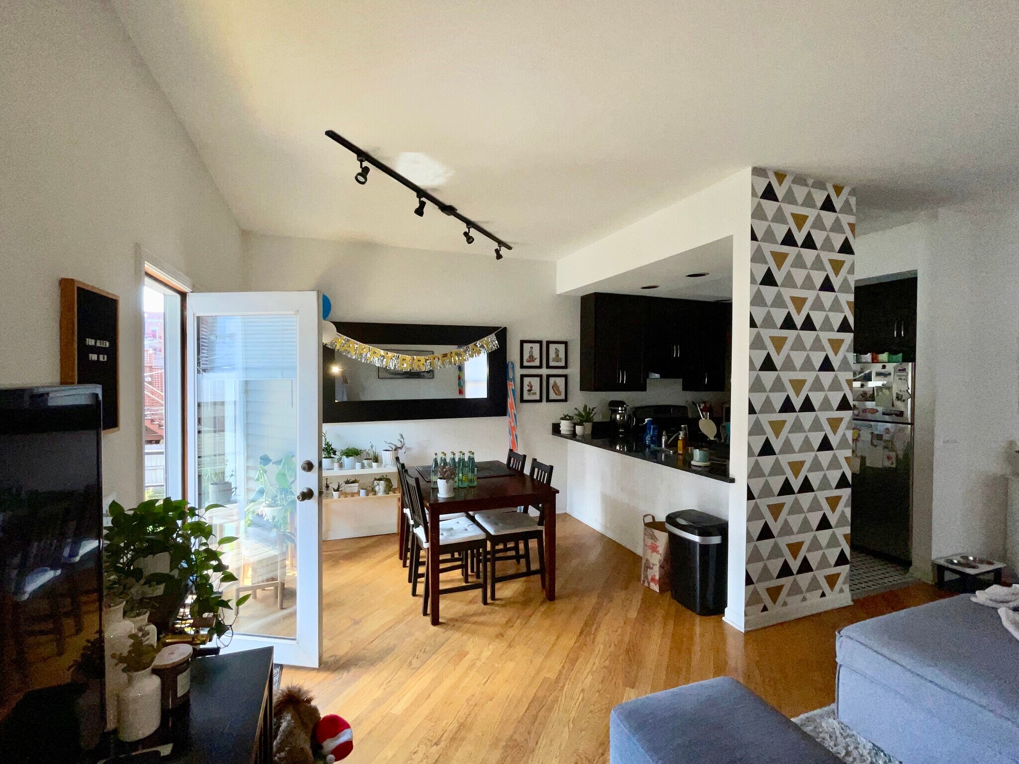 OPEN KITCHEN/FAMILY/DINING - 2529 N Marshfield Ave