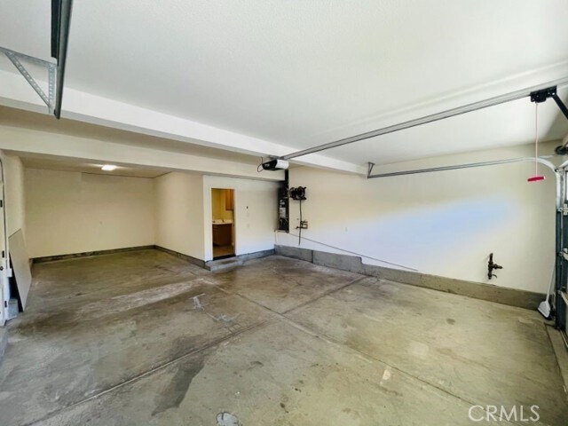 Building Photo - 1574 Glencrest Dr