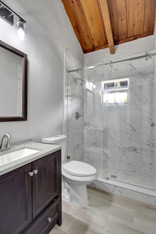 Building Photo - 18301 Murray Ln