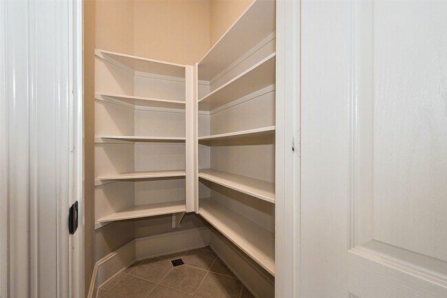 Building Photo - 27414 Wooded Canyon Dr