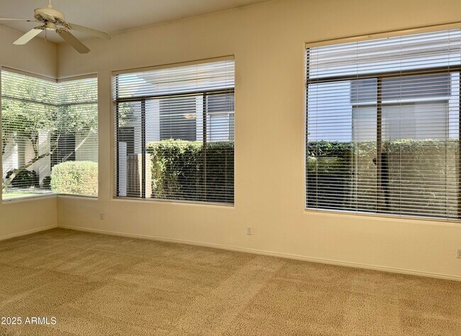 Building Photo - 7307 E Vaquero Dr