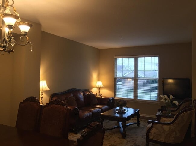 Building Photo - 2481 Waterbury Ln