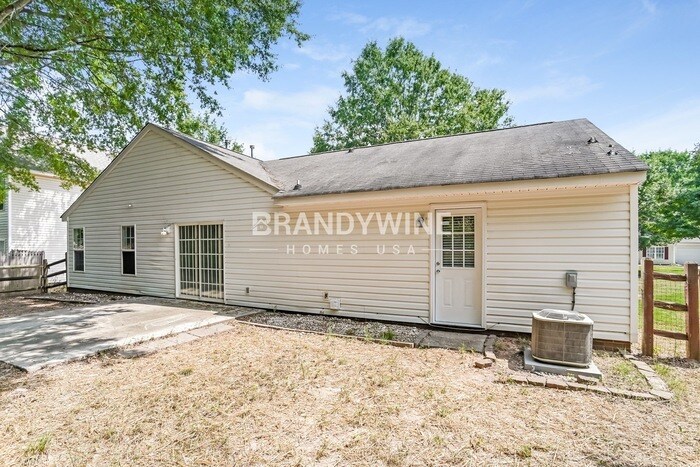 Building Photo - 7917 Shiny Meadow Ln