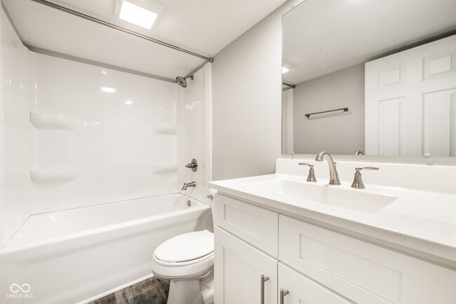 Building Photo - 2525 Central Ave