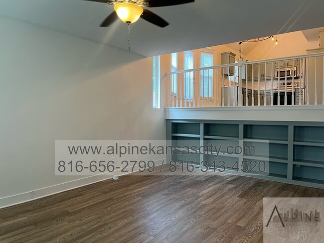 Building Photo - Gorgeous Multi Level Side by Side Split, P...