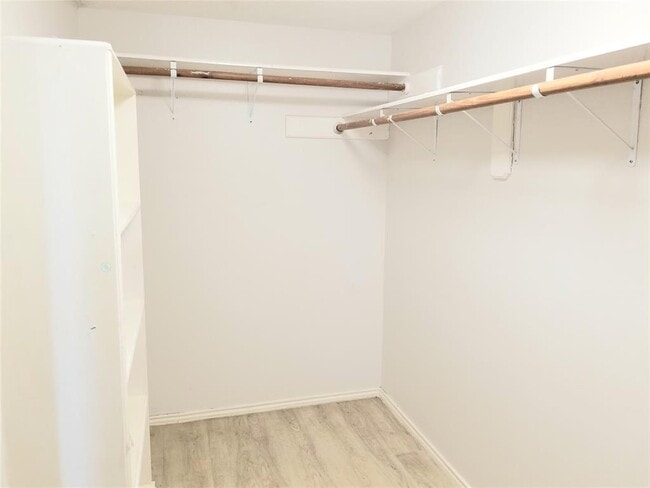 Building Photo - 9315 Bristlebrook Dr