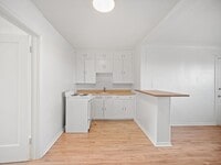Building Photo - GREAT LOWER SOUTH HILL LOCATION CLOSE TO H...