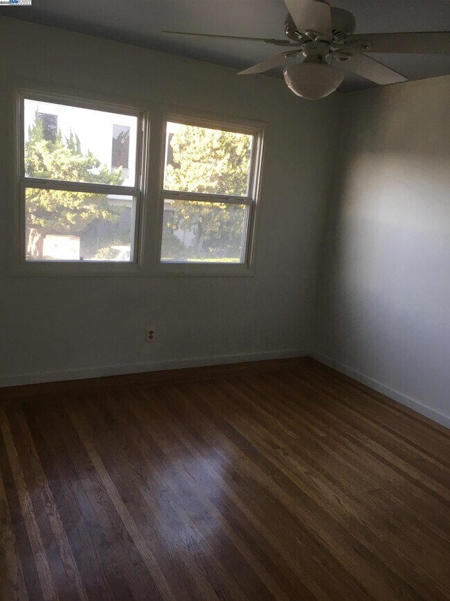 Building Photo - 500 Fortuna Ave