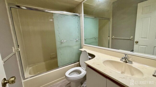 Building Photo - 1107 Woodhaven Dr