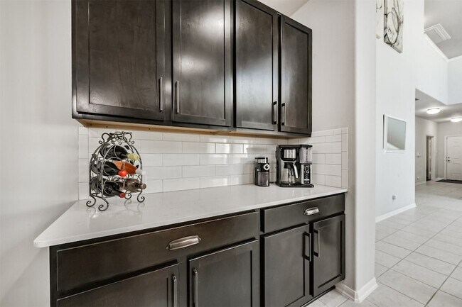 Building Photo - 10018 Chase Ct