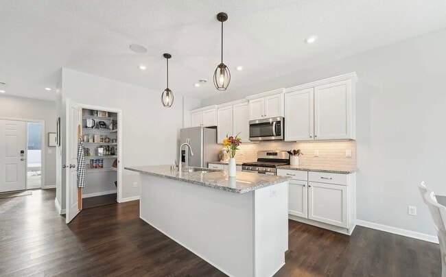 Primary Photo - 6947 Royal Hunt Ridge Dr