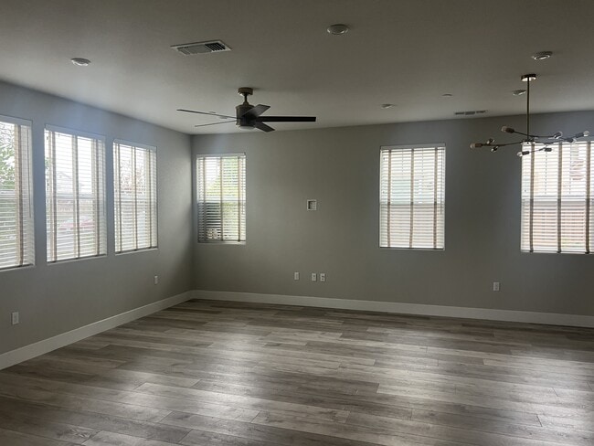 Building Photo - 232 Tuso Ranch Rd