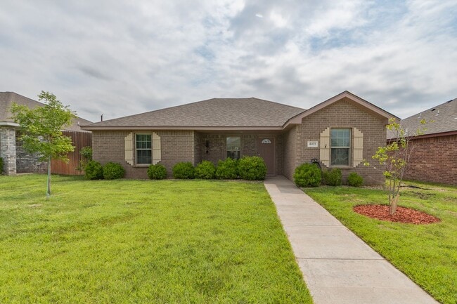 Primary Photo - 3/2 in Tradewinds