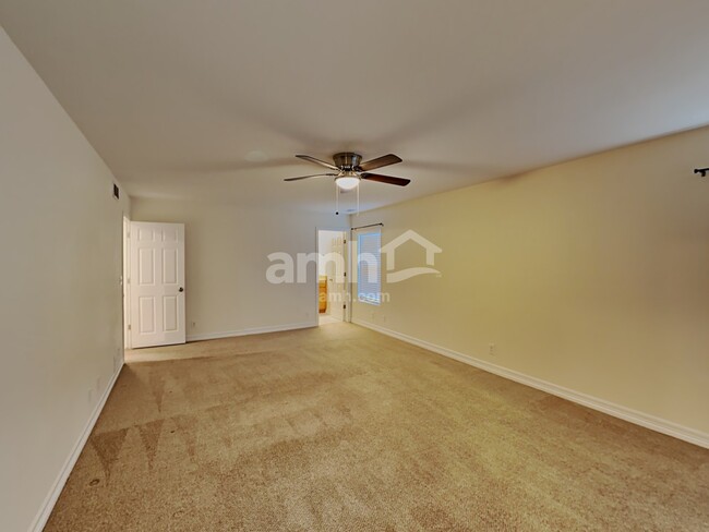 Building Photo - 6078 E 137th Ave