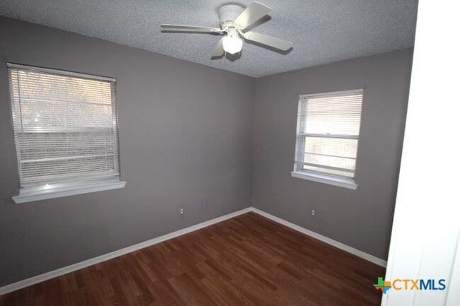 Building Photo - 308 Bonnie Ln